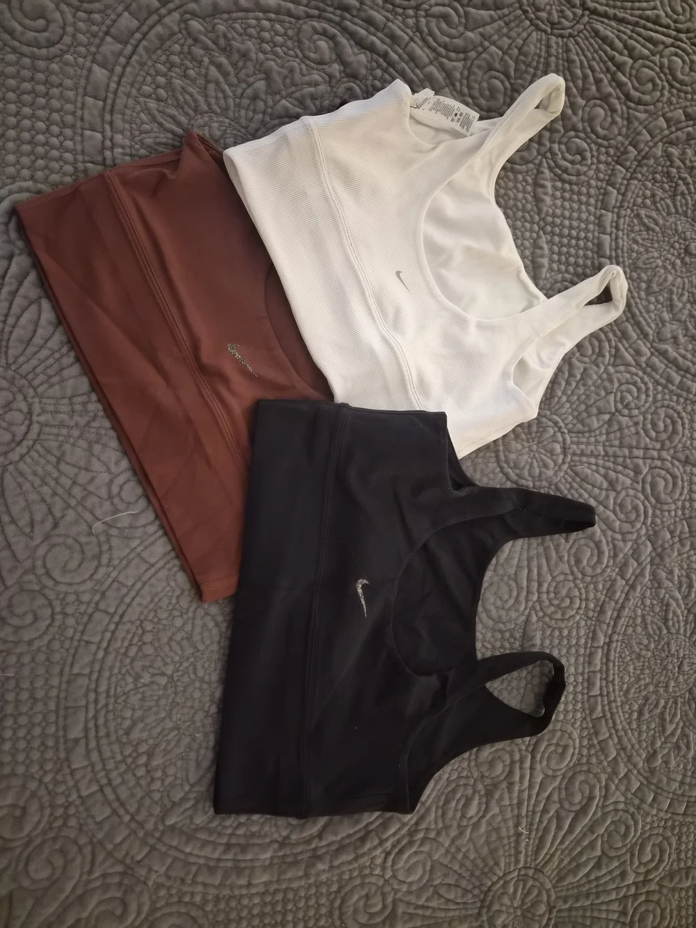 3cNike Yoga Bra Tops Medium
